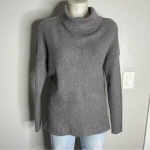 Woman's Gray Turtleneck Long Sleeve Sweater by Devotion by Cyrus Size S